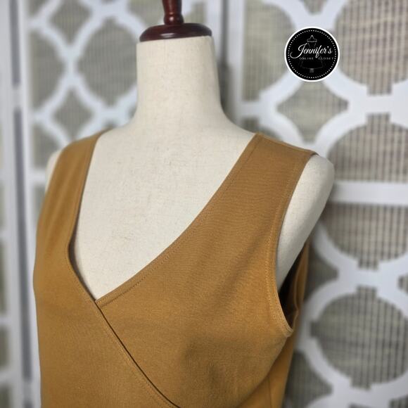 3/$25 Five Diamonds Deep Mustard V Neck Sleeveless Top Size Large - Picture 3 of 10